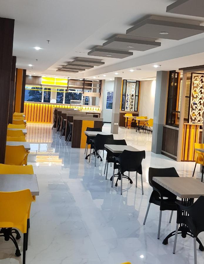 D'Carol Hotel สุราบายา ภายนอก รูปภาพ