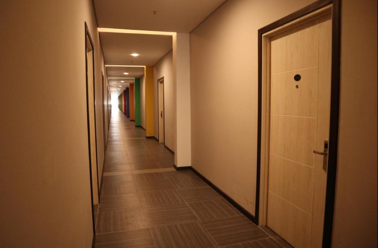 D'Carol Hotel สุราบายา ภายนอก รูปภาพ