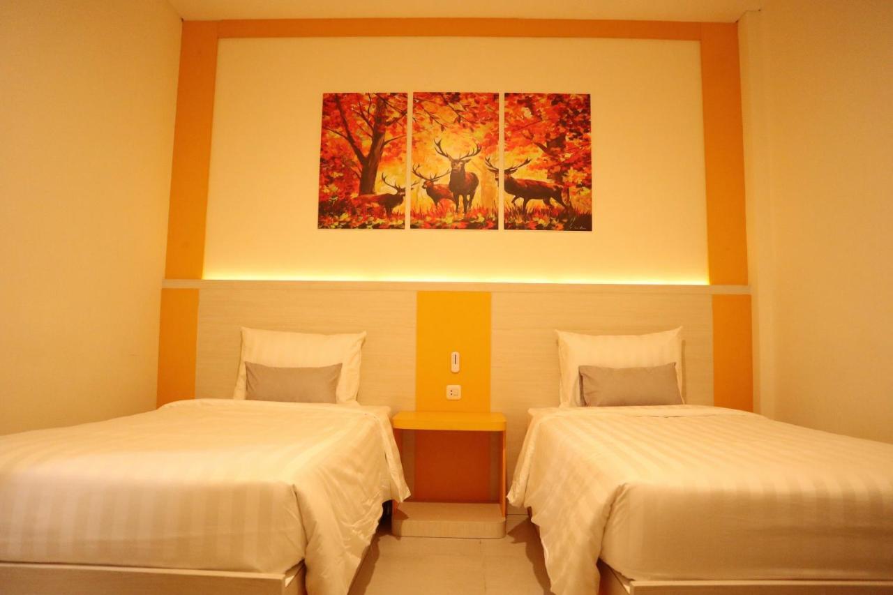 D'Carol Hotel สุราบายา ภายนอก รูปภาพ