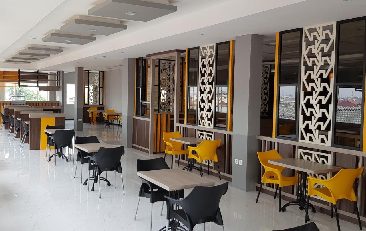 D'Carol Hotel สุราบายา ภายนอก รูปภาพ